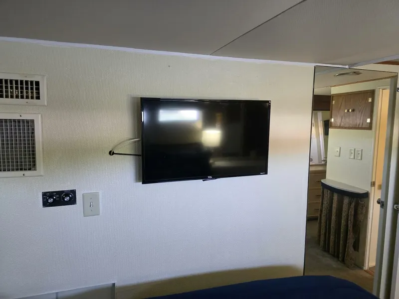 Slide: The Image of Chris-Craft Roamer 60 1976 - 5473797