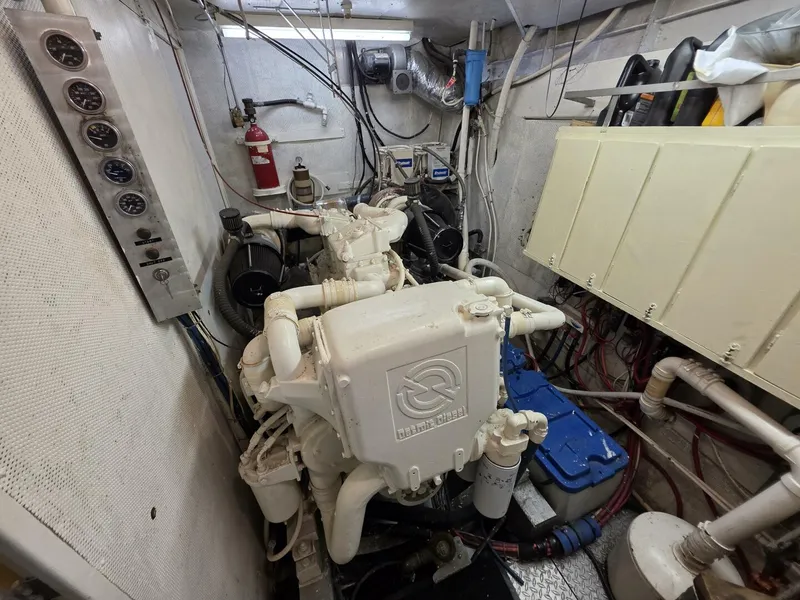 Slide: The Image of Chris-Craft Roamer 60 1976 - 5473803