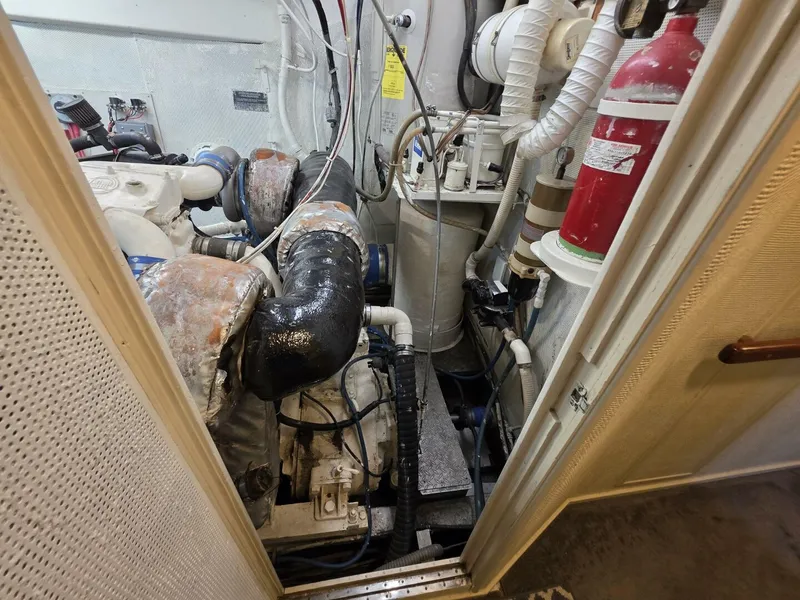 Slide: The Image of Chris-Craft Roamer 60 1976 - 5473823