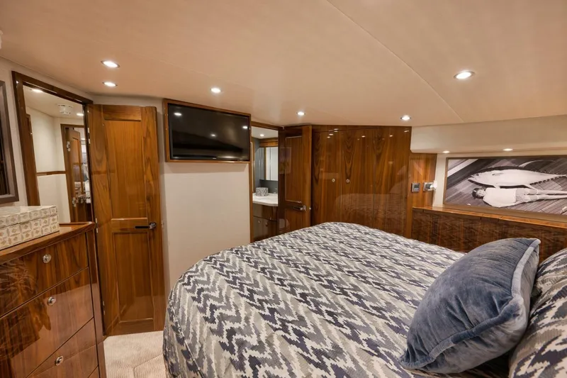 Slide: The Image of 2019 Viking 68 Convertible- GYS TRADE- Master Stateroom - 5615122