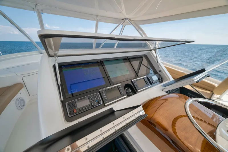 Slide: The Image of 2019 Viking 68 Convertible- GYS TRADE- Helm - 5615168