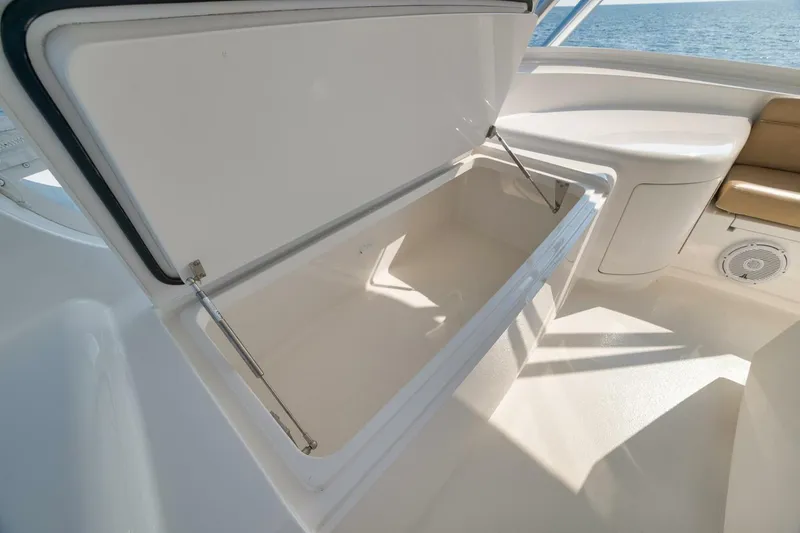 Slide: The Image of 2019 Viking 68 Convertible- GYS TRADE- Flybridge - 5615154