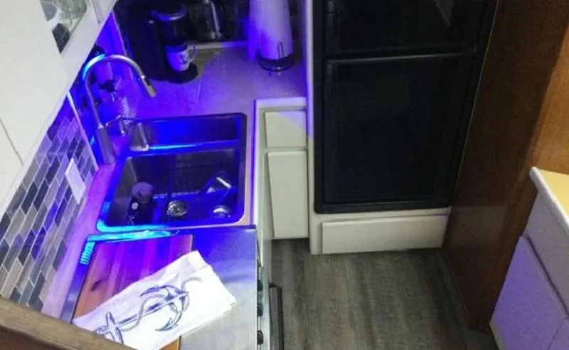 Slide: The Image of Carver 430 Cockpit 1995 - 5830002