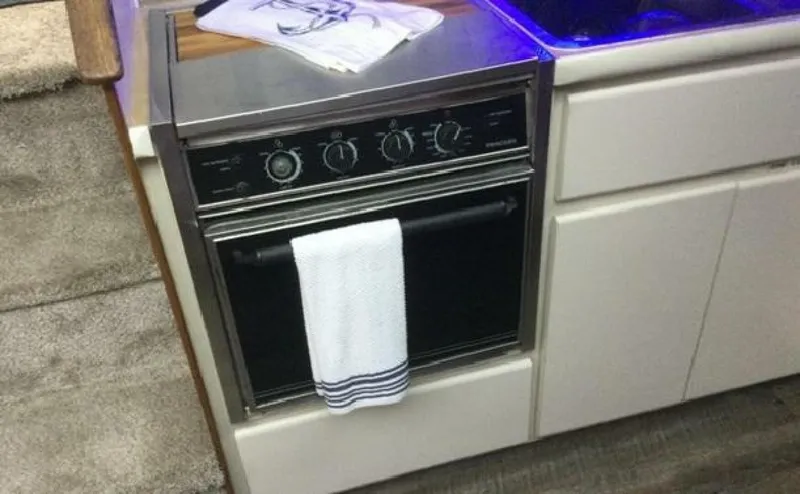 Slide: The Image of Carver 430 Cockpit 1995 - 5830004