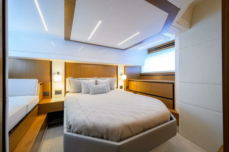 Slide: The Image of Tiara 49 DEBBIE'S DIAMOND - Master Stateroom 2023 Tiara 49 C49 Coupe DEBBIE'S DIAMOND - 7653172