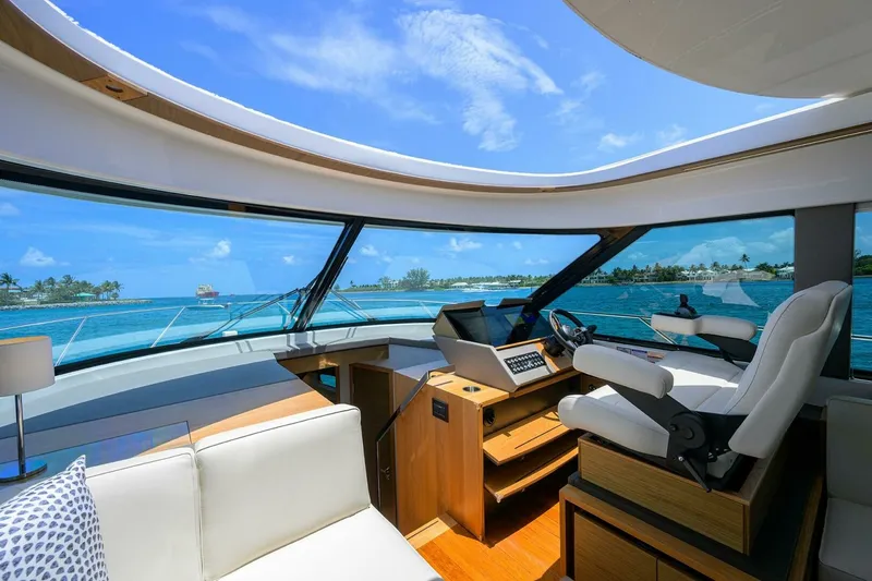 Slide: The Image of Tiara 49 DEBBIE'S DIAMOND - Helm 2023 Tiara 49 C49 Coupe DEBBIE'S DIAMOND - 7653191