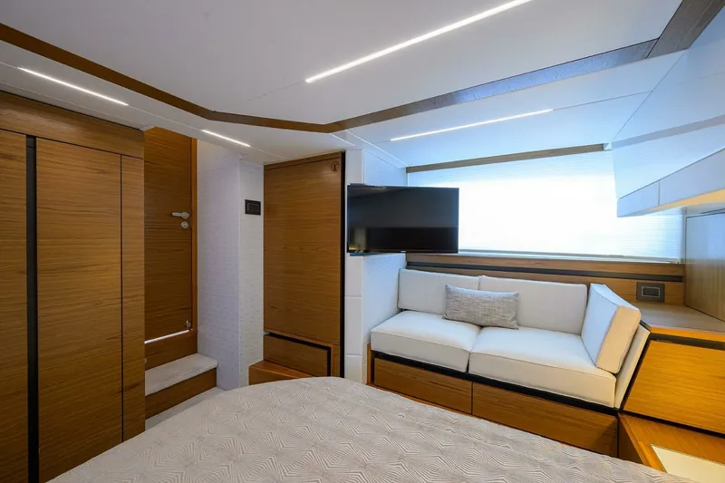 Slide: The Image of Tiara 49 DEBBIE'S DIAMOND - Master Stateroom 2023 Tiara 49 C49 Coupe DEBBIE'S DIAMOND - 7653178