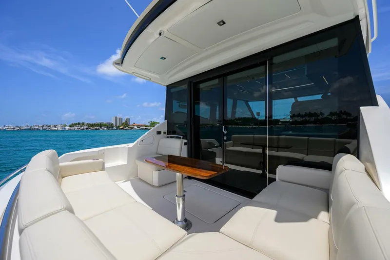 Slide: The Image of Tiara 49 DEBBIE'S DIAMOND - Cockpit 2023 Tiara 49 C49 Coupe DEBBIE'S DIAMOND - 5474989