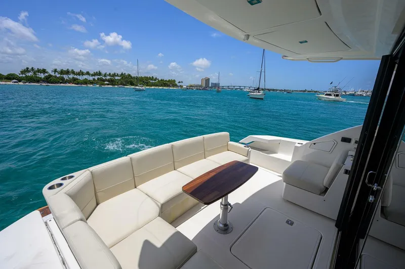 Slide: The Image of Tiara 49 DEBBIE'S DIAMOND - Cockpit 2023 Tiara 49 C49 Coupe DEBBIE'S DIAMOND - 5474988