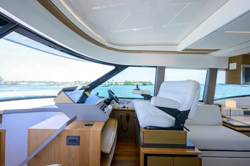 Slide: The Image of Tiara 49 DEBBIE'S DIAMOND - Helm 2023 Tiara 49 C49 Coupe DEBBIE'S DIAMOND - 7653187