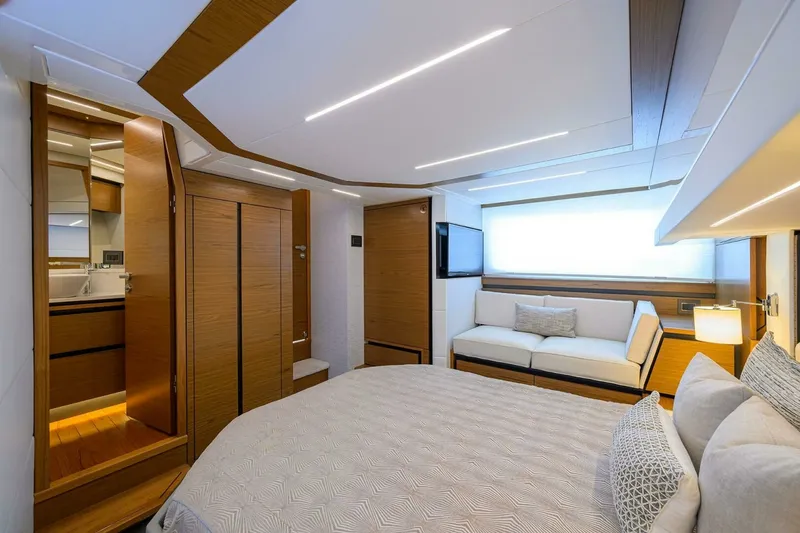 Slide: The Image of Tiara 49 DEBBIE'S DIAMOND - Master Stateroom 2023 Tiara 49 C49 Coupe DEBBIE'S DIAMOND - 7653177