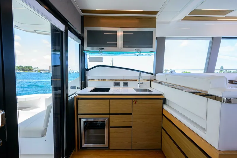 Slide: The Image of Tiara 49 DEBBIE'S DIAMOND - Galley 2023 Tiara 49 C49 Coupe DEBBIE'S DIAMOND - 7653170