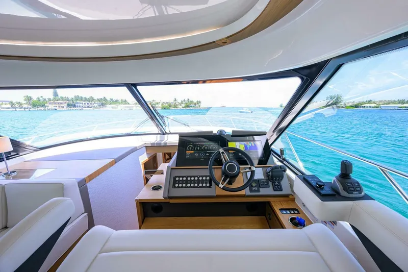 Slide: The Image of Tiara 49 DEBBIE'S DIAMOND - Helm 2023 Tiara 49 C49 Coupe DEBBIE'S DIAMOND - 7653189