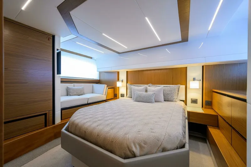Slide: The Image of Tiara 49 DEBBIE'S DIAMOND - Master Stateroom 2023 Tiara 49 C49 Coupe DEBBIE'S DIAMOND - 7653175