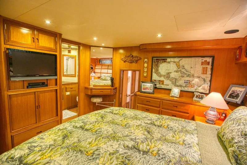 Slide: The Image of Ocean Alexander 610 Pilothouse 2000 - 5486468