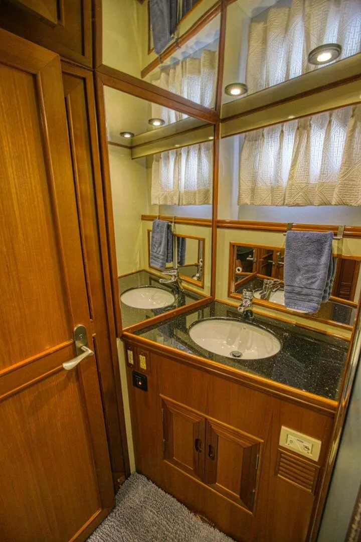 Slide: The Image of Ocean Alexander 610 Pilothouse 2000 - 5486478