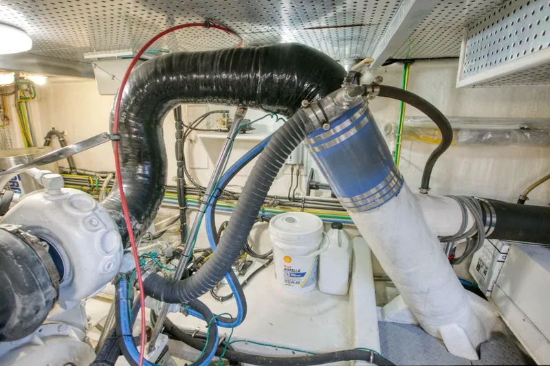 Slide: The Image of Ocean Alexander 610 Pilothouse 2000 - 5486494