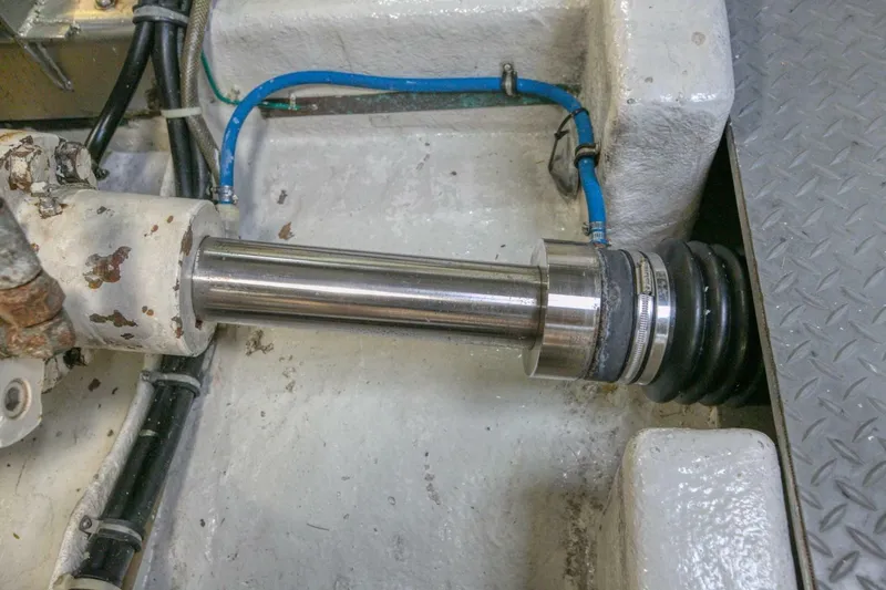 Slide: The Image of Ocean Alexander 610 Pilothouse 2000 - 5486495