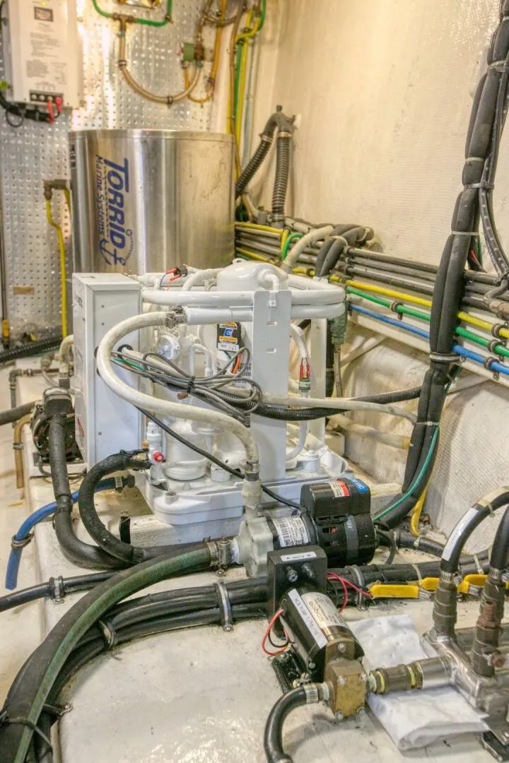 Slide: The Image of Ocean Alexander 610 Pilothouse 2000 - 5486498