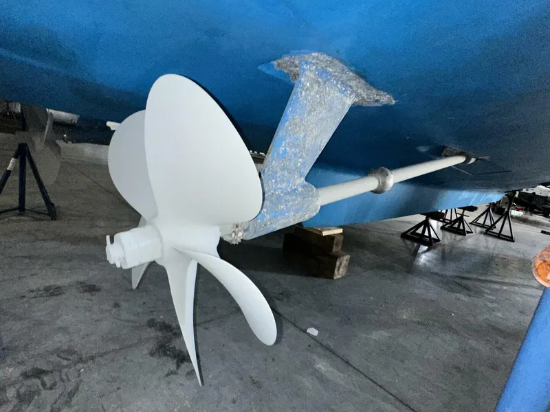 Slide: The Image of Sabreline 43 2001 - 5474571