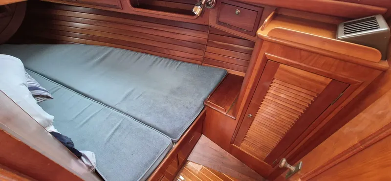 Slide: The Image of Able 42 1990 - 5474925