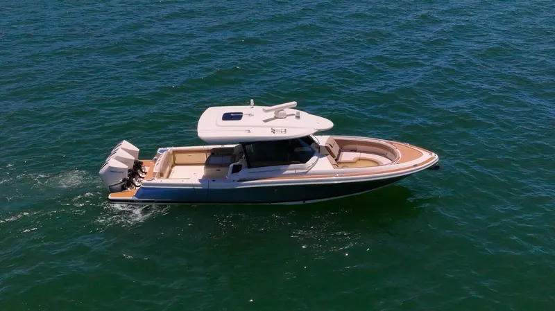 Slide: The Image of Chris-Craft 35 Calypso 2022 - 5476223