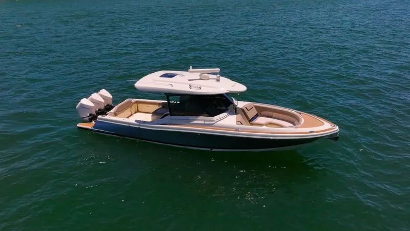 Slide: The Image of Chris-Craft 35 Calypso 2022 - 5476224