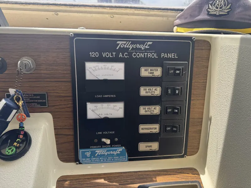 Slide: The Image of Tollycraft 30 1985 - 5476580