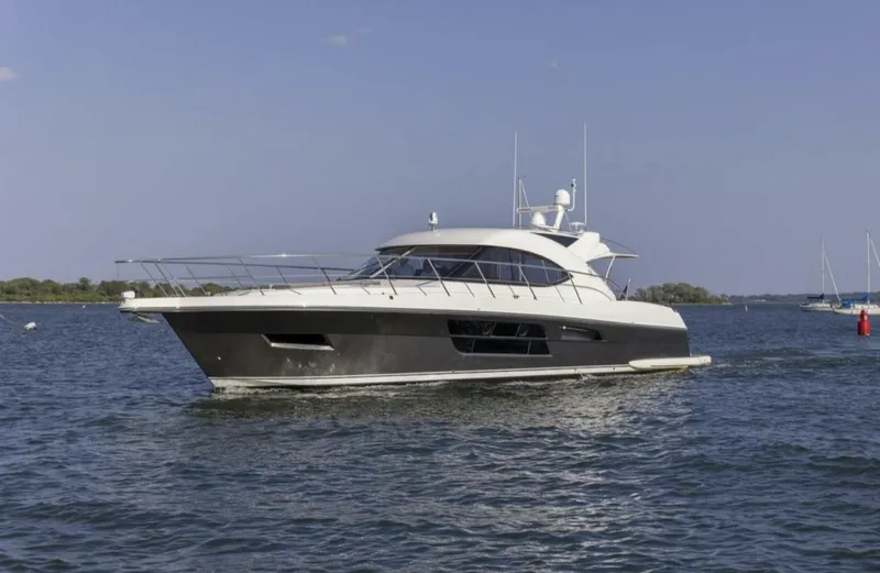 The Image of Riviera 5000 Sport Yacht 2016 - undefined
