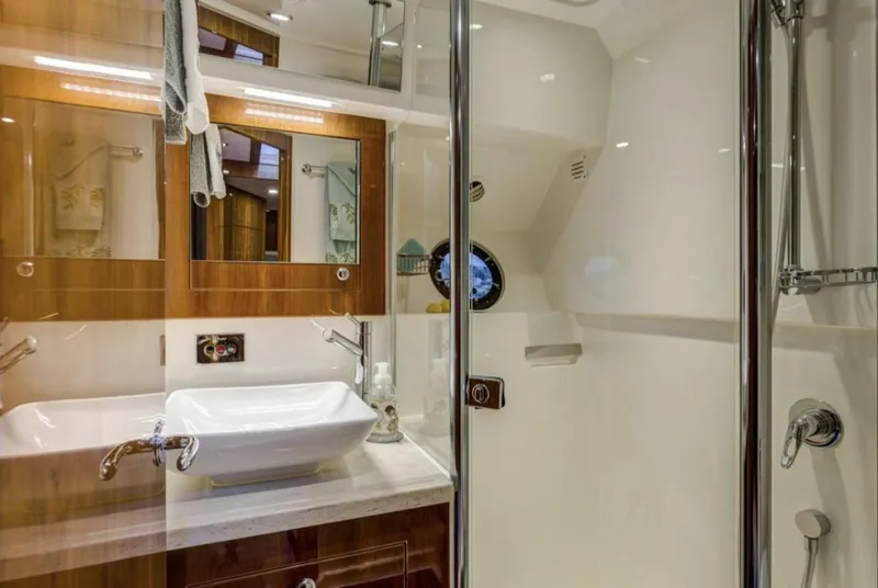 Slide: The Image of Riviera 5000 Sport Yacht 2016 - 5476963