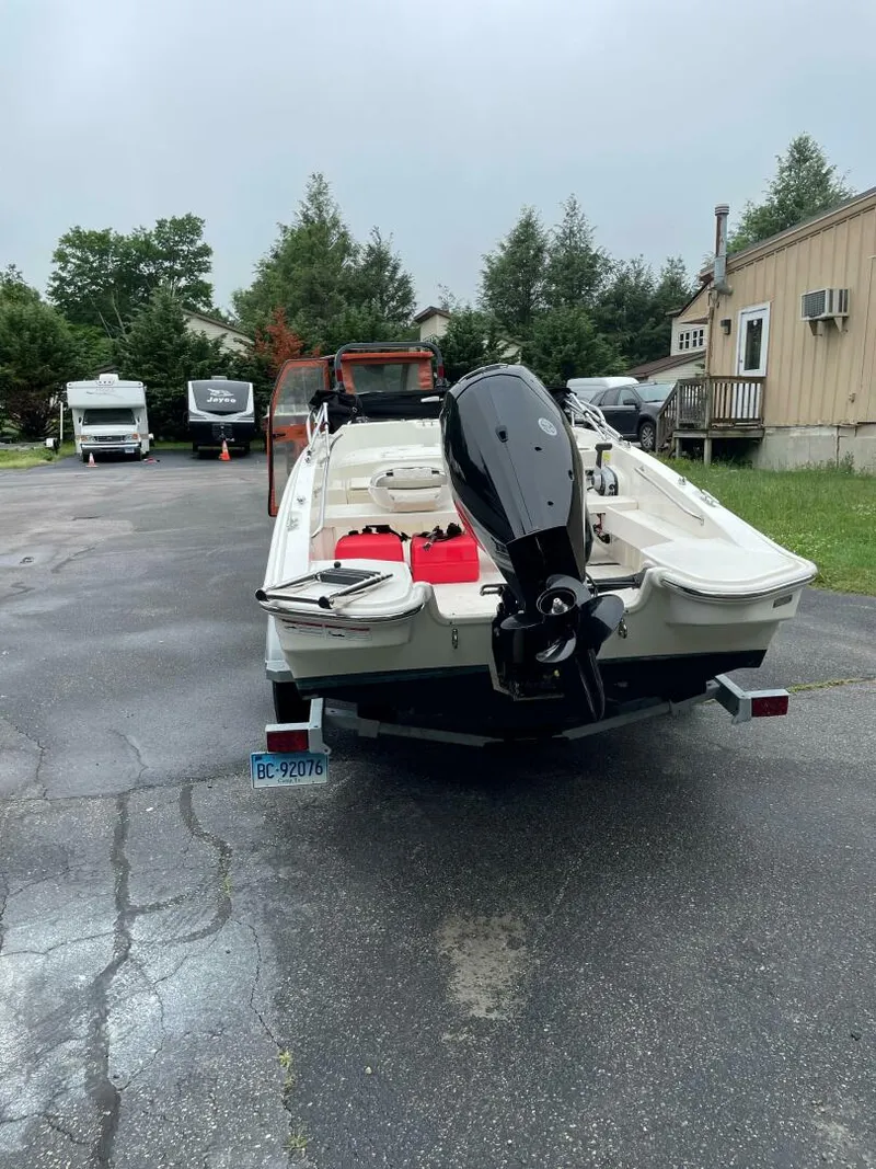 Slide: The Image of Boston Whaler 16 2024 - 5477311