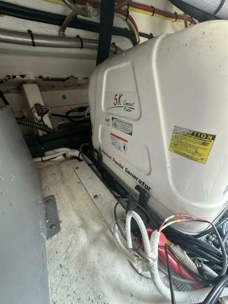 Slide: The Image of Robalo R360 2023 - 5477456