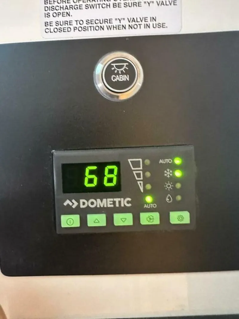 Slide: The Image of Robalo R360 2023 - 5477460