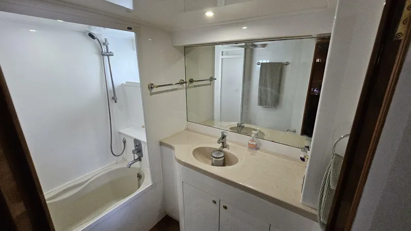 Slide: The Image of Jefferson 60 Marquessa MY 2005 - 5479136