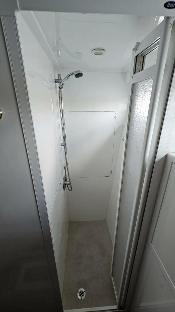 Slide: The Image of Jefferson 60 Marquessa MY 2005 - 5479124