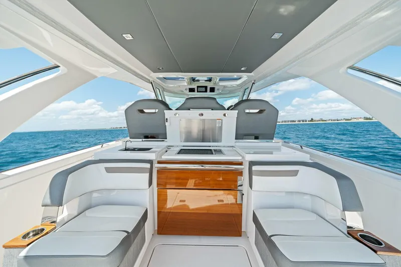 Slide: The Image of Tiara Yachts 38 - Ripple Effect 2019 Tiara Yachts 38 LS - Ripple Effect - 5478263