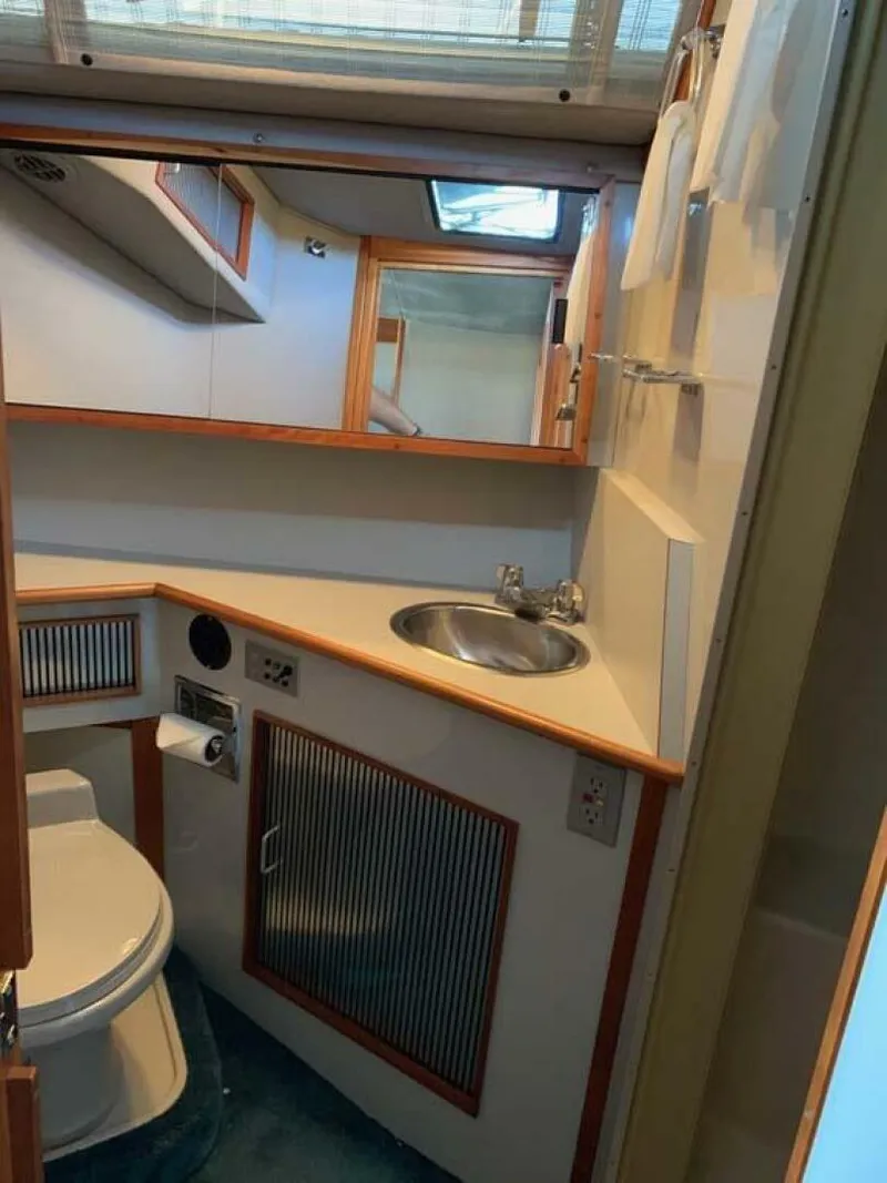 Slide: The Image of Sea Ray 390 Express 1989 - 5478498