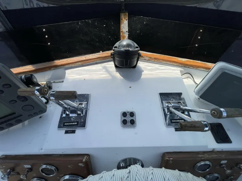 Slide: The Image of Californian 34 LRC 1982 - 5479276