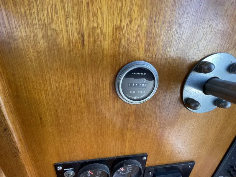 Slide: The Image of Californian 34 LRC 1982 - 5479283