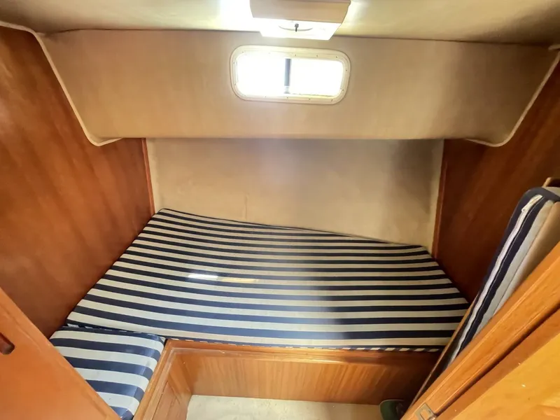 Slide: The Image of Californian 34 LRC 1982 - 5479300