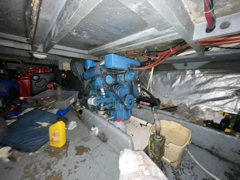 Slide: The Image of Californian 34 LRC 1982 - 5479308