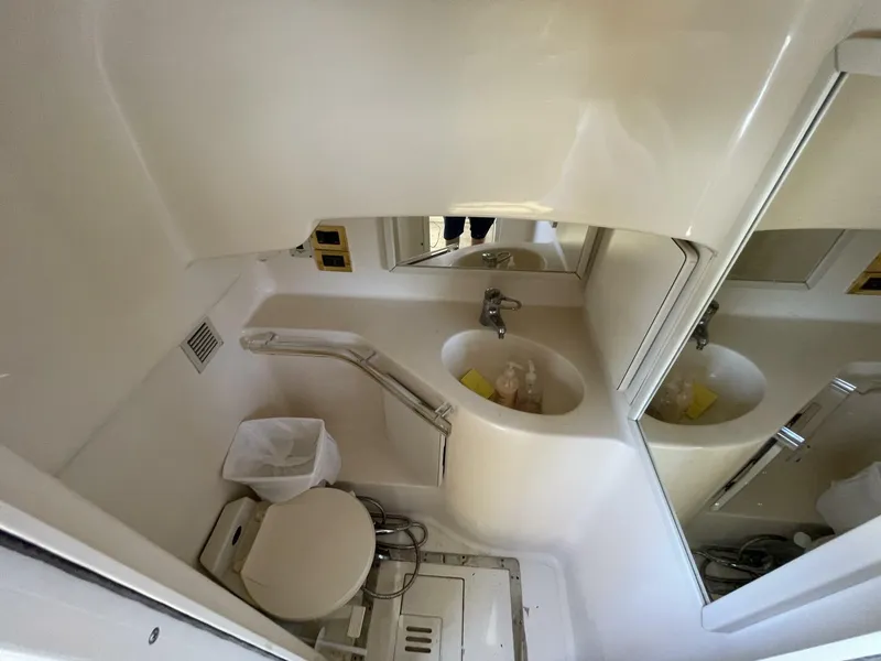 Slide: The Image of Sea Ray 630 Super Sun Sport 1998 - 5480461