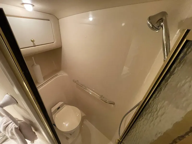 Slide: The Image of Sea Ray 630 Super Sun Sport 1998 - 5480418