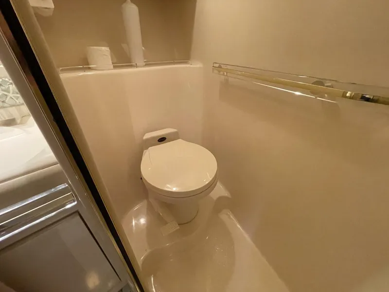 Slide: The Image of Sea Ray 630 Super Sun Sport 1998 - 5480417