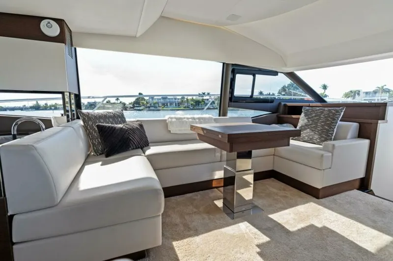 Slide: The Image of 2020 52 Prestige Flybridge - Vacay - Salon Dinette - 5482434