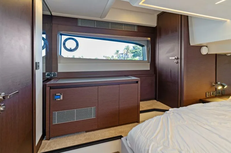 Slide: The Image of 2020 52 Prestige Flybridge - Vacay - Master Stateroom - 5482445