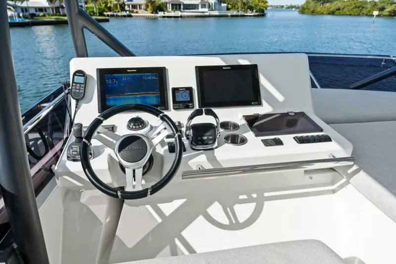 Slide: The Image of 2020 52 Prestige Flybridge - Vacay - Flybridge Helm - 5482467