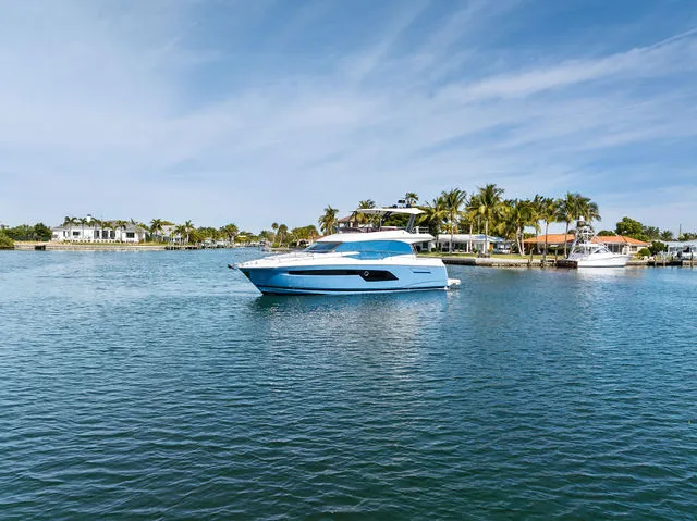 Slide: The Image of Prestige 520 Flybridge 2020 - 78