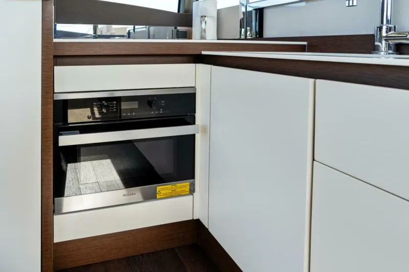 Slide: The Image of 2020 52 Prestige Flybridge - Vacay - Galley - 5482428