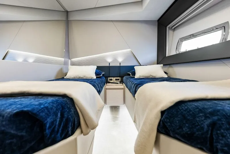 Slide: The Image of Pershing 7X 2025 - 5500700